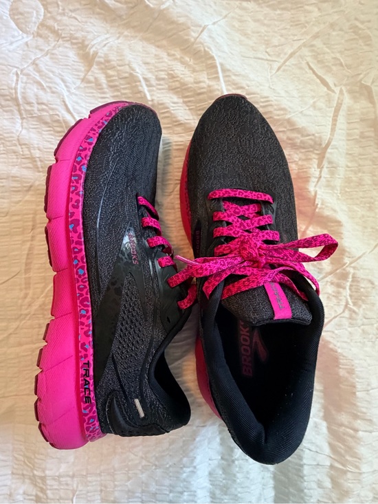 Brooks Shoes - Brooks Women's Black and Hot Pink Sneakers.